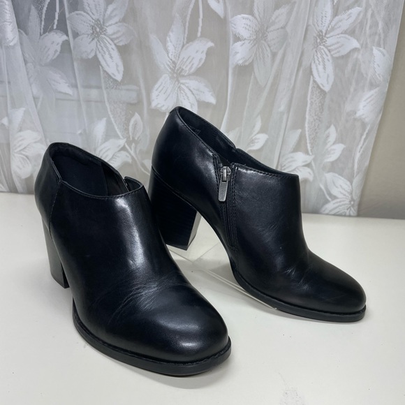 Clarks Narrative Womens Sz7,5 M Ankle Boot Black Leather Zip Block heel - Picture 10 of 12